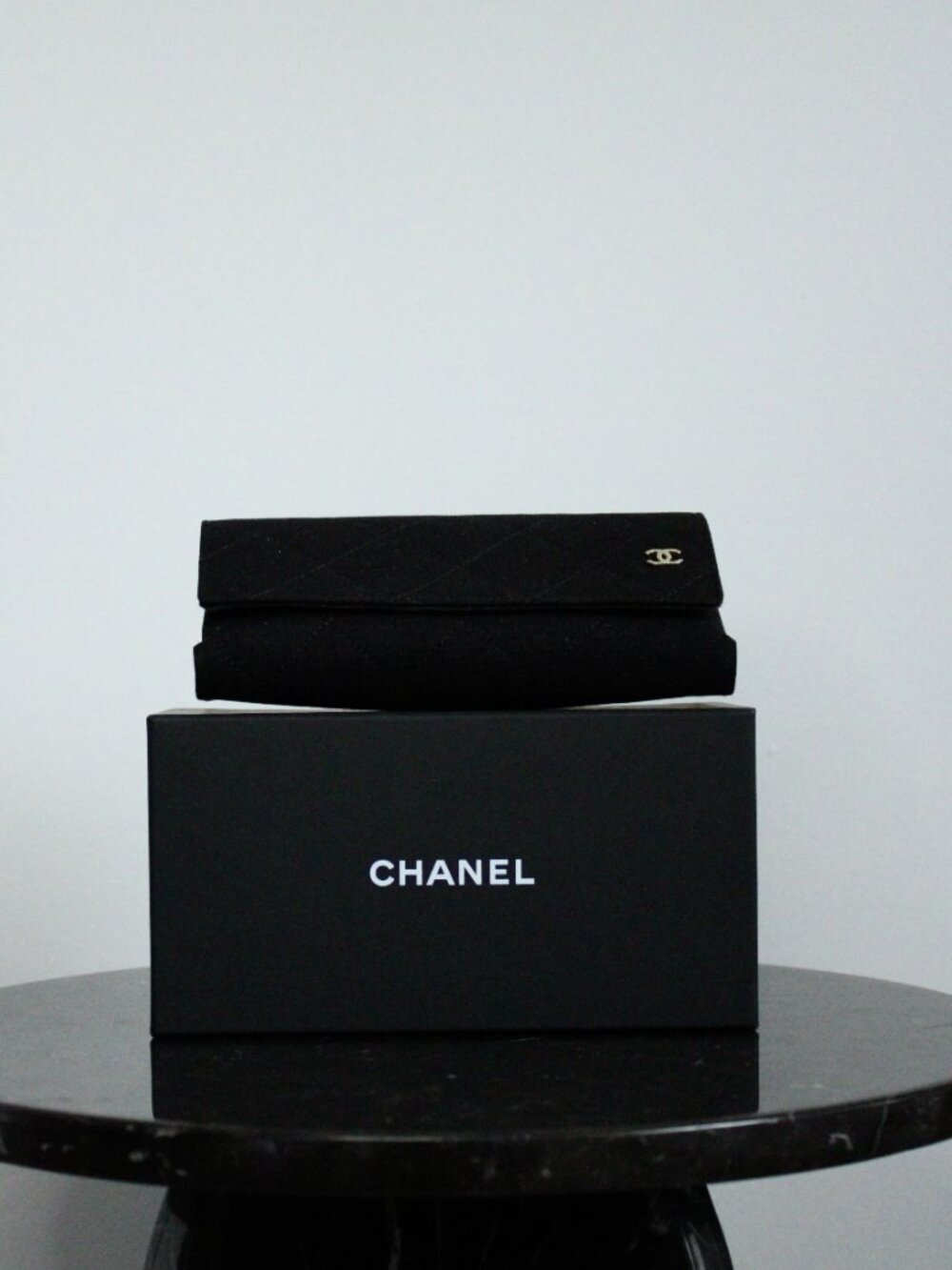 Chanel Sunglasses Unisex Black White Shield Logo Oversized With Case - Picture 6 of 7